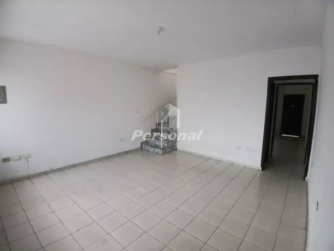 Sobrado para venda tem 130 metros quadrados com 2 quartos em Parque São Cristóvão - Taubat