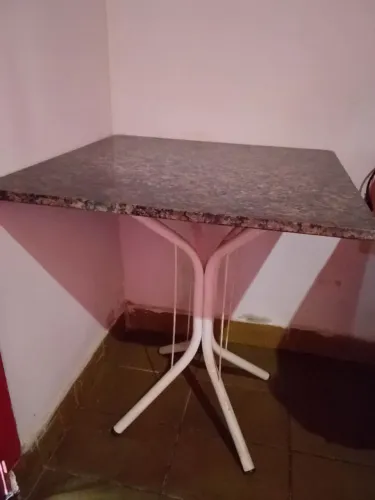 Vendo - Mesa de Mármore