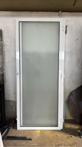Porta de Alumínio com Vidro