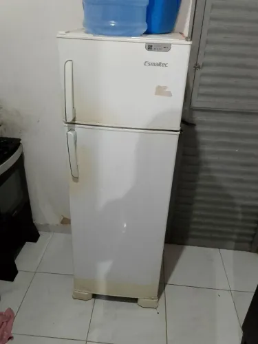 Geladeira esmaltec