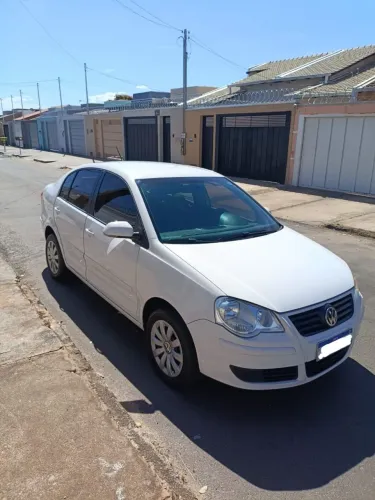 Volkswagen Polo Sedan 1.6 MI Total Flex 8V 4P 2011