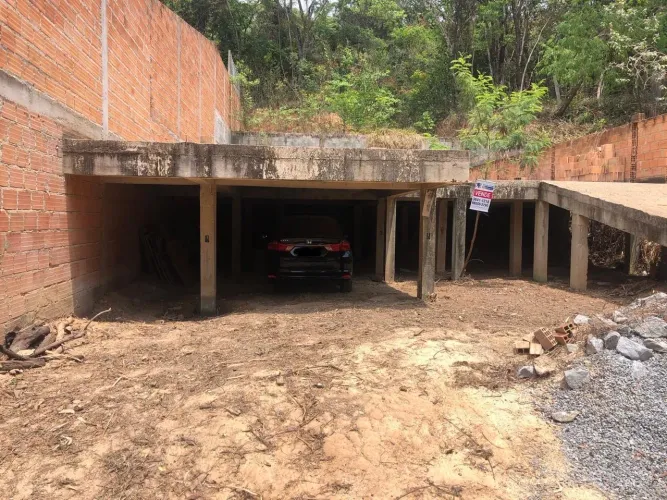 Vendo construção iniciada
