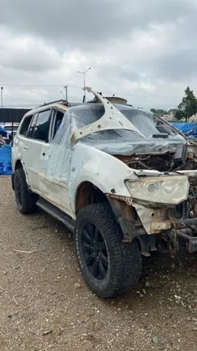 Sucata para retirada de Peças Pajero Dakar 2012