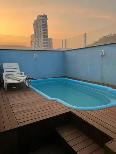 COBERTURA COM PISCINA PRIVATIVA NA PRAIA DOS AMORES EM BALNEÁRIO CAMBORIÚ