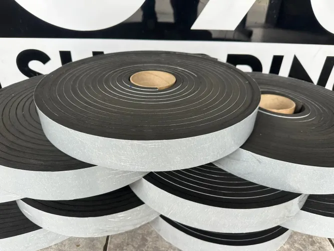 Fita Neoprene Eva Autoadesiva 10mm x 50mm x 10 metros 