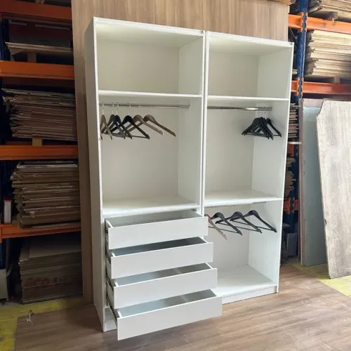 Closet Modulados - Cabideiro c/ gavetas MDF 