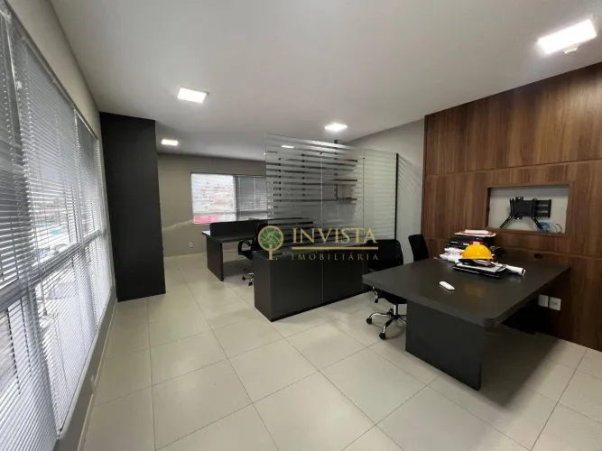 Sala comercial com 32 m² e 3 vagas - Capoeiras, Florianópolis.