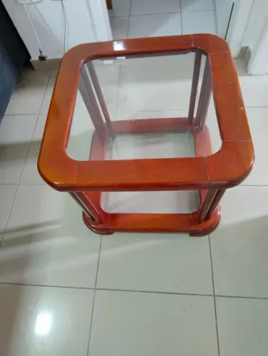 Mesa de sala em madeira 