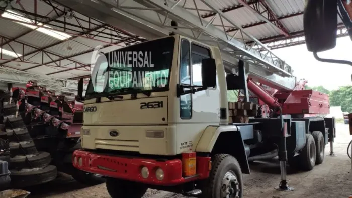Caminhão ford cargo 2631 guindaste madal 30