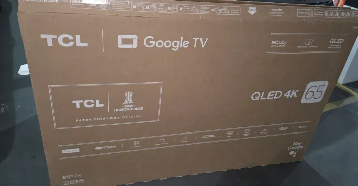 Caixa para TV 65" com o isopor de proteção interno
