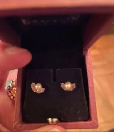 brinco pequeno em ouro amarelo com topázios brancos e pérola dryzun