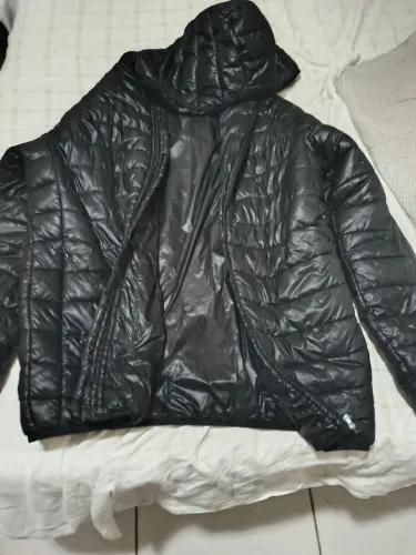 Jaqueta preta com capuz