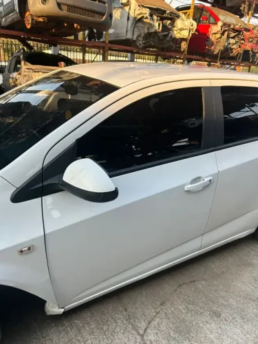 PORTA DIANTEIRA ESQUERDA GM SONIC 13/14 /SEM ACESSORIOS