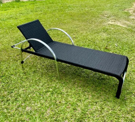 ESPREGUIÇADEIRA VIENA