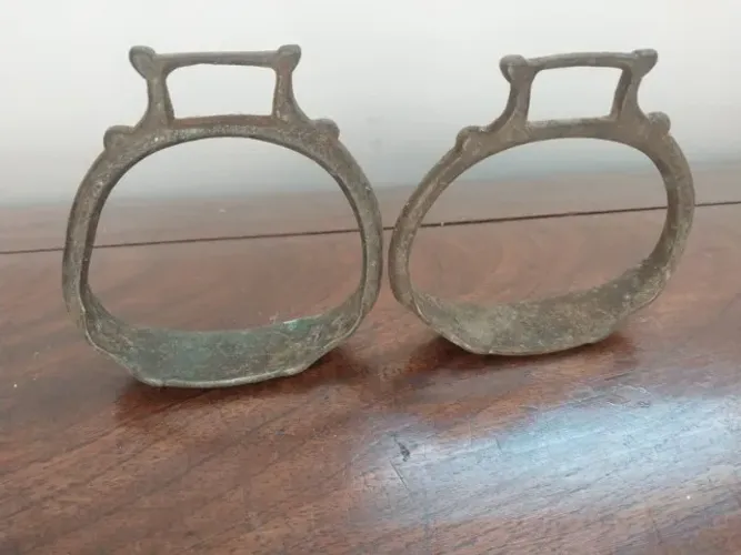 Par de Estribos de BRONZE pequenos 520,00