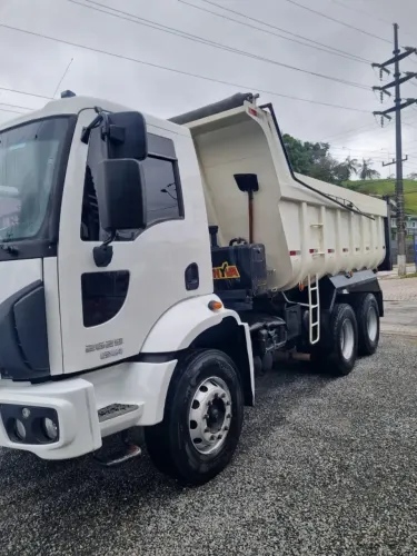 BRUTOS CARGO TRAÇADÃO CAÇAMBADO  E BONITO 