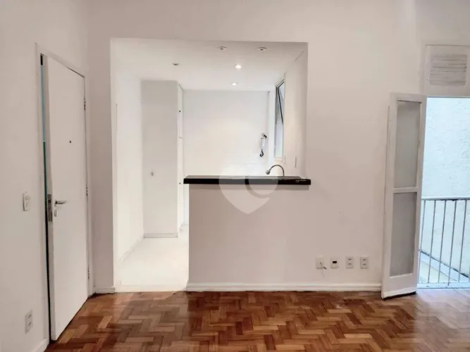 Apartamento com 2 dormitórios à venda, 61 m² por R$ 600.000,00 - Cosme Velho - Rio de Jane