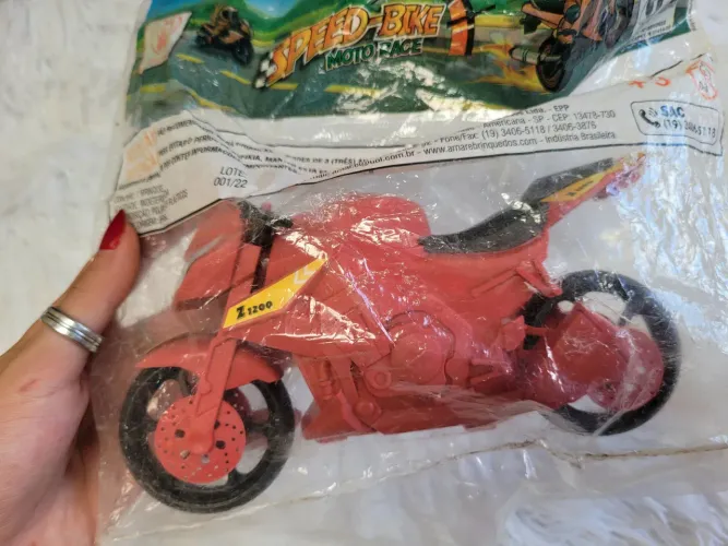 moto de brinquedo nova
