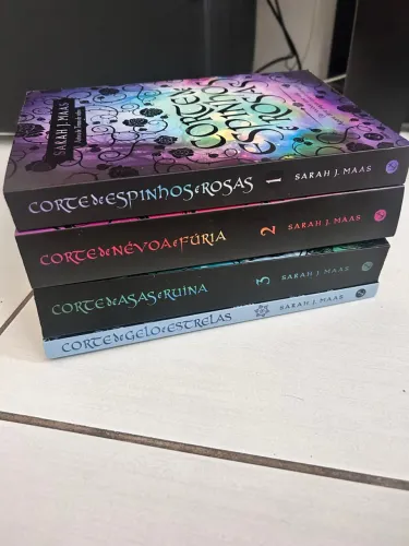 Box Corte de Espinhos e Rosas - Sarah J. Maas
