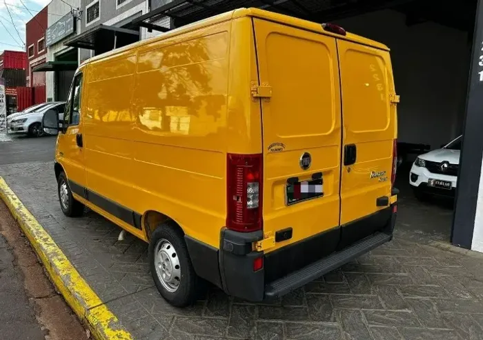 Van Cargo 8M Cúbicos 2015