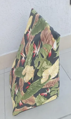 Travesseiro Triangular Encosto Semi Novo + BRINDE: Capa Impermeável Tropical