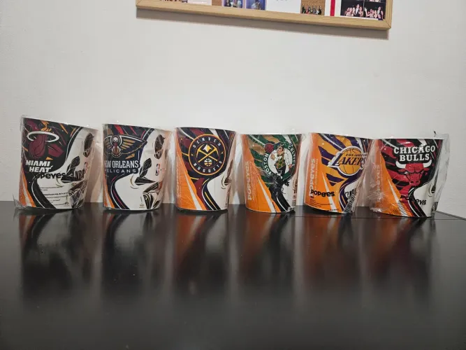 Baldes colecionáveis NBA Popeyes - Times Variados