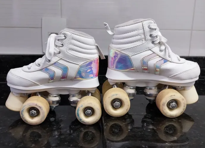 Patins Roller Branco com Detalhes Holográficos Oxelo