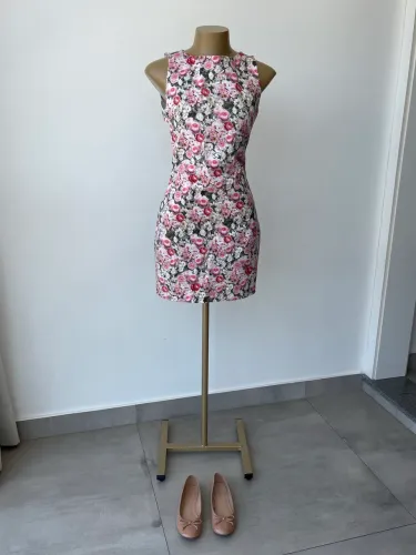Vestido rosa ZARA