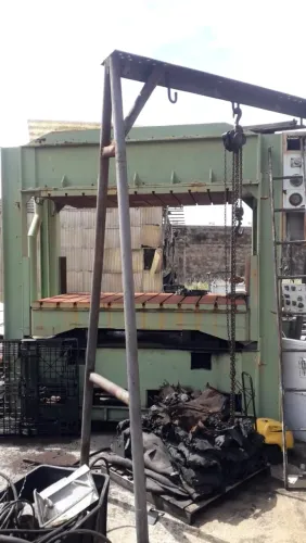 Prensa hidráulica SIRMA 250 TON