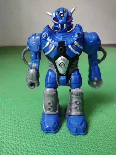 Boneco Robô Brinquedo