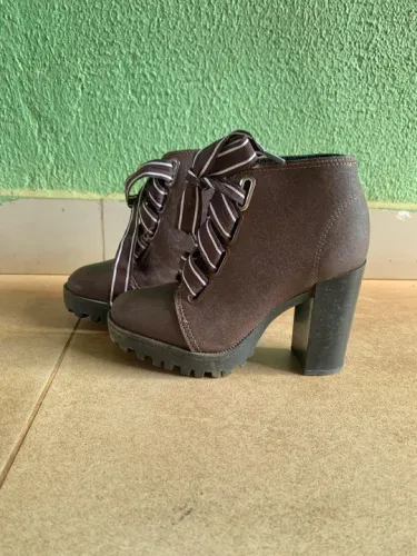 Bota Marrom Moleca