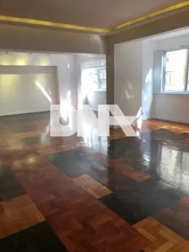 Apartamento - / Residencial / Copacabana