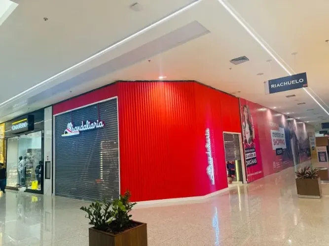 Fachadas e Letreiro Luminoso