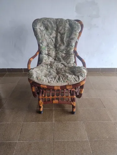Cadeira de balanço em vime luxo e conforto
