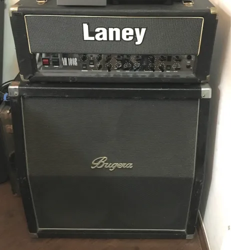 Amplificador valvulado power e pre Laney VH 100R e gabinete 4x12