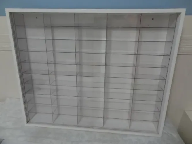 Expositor para Miniaturas de Veículos #2 - Escala 1:43 - Portas em Acrílico - MDF - só RJ