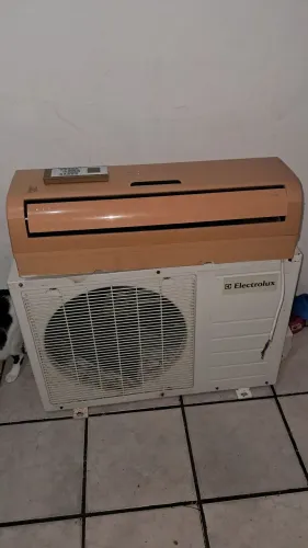 Ar Condicionado Electrolux com Defeito - 7.000 BTUs