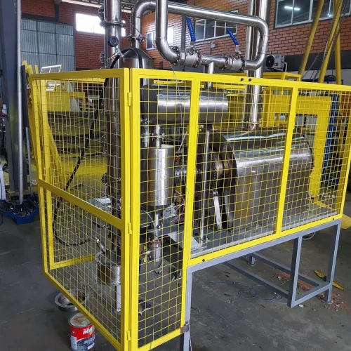 Reator de decomposição termo molecular.