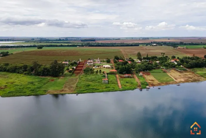 Chácara à venda em Primeiro de Maio, com 6 quartos, com 5949 m² por R$ 2.150.000,00