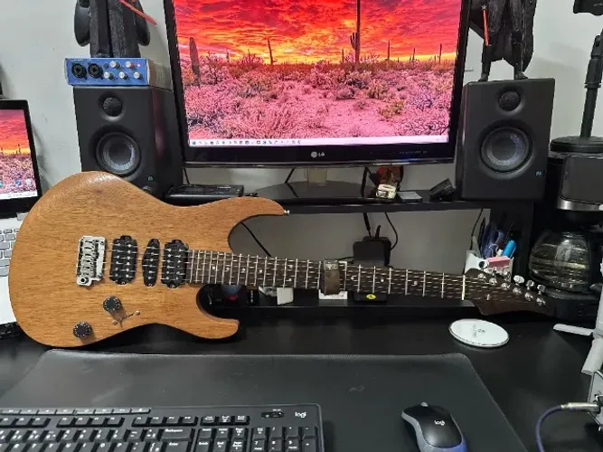 Guitarra Luthier RDC Guitars inspirada na Suhr Modern Satin