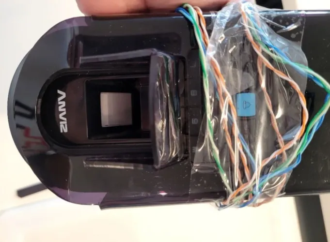 Leitor Biométrico Autônomo para Controle de Acesso
