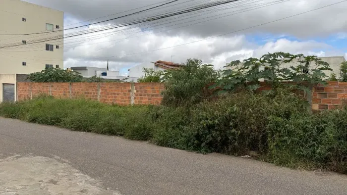 Terreno para venda no Candeias - 720m² - Vitória da Conquista 