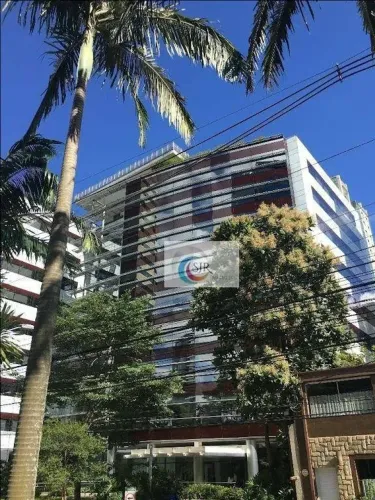 Conjunto comercial de 371,04 m² com 12 vagas