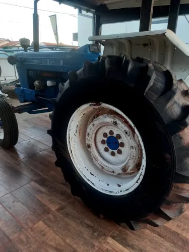 Trator Ford 6600