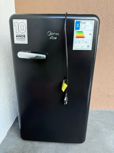 Frigobar Midea Retrô Preto Ônix 95 Litros 127V