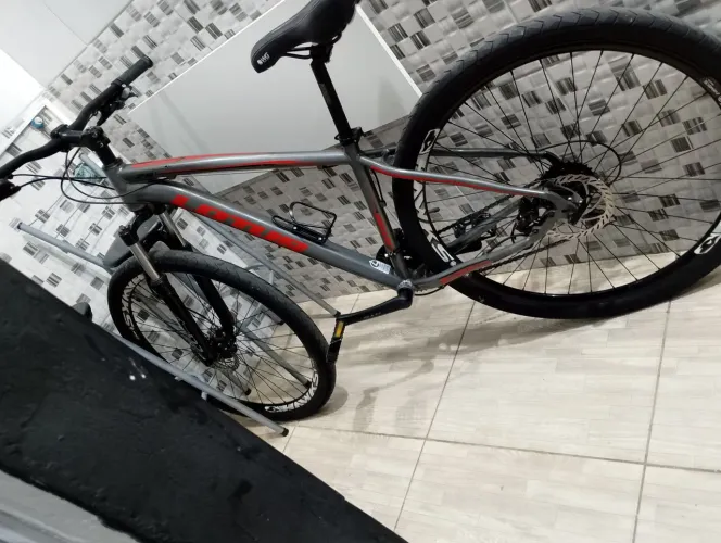 Bicicleta aro 29 semi nova
