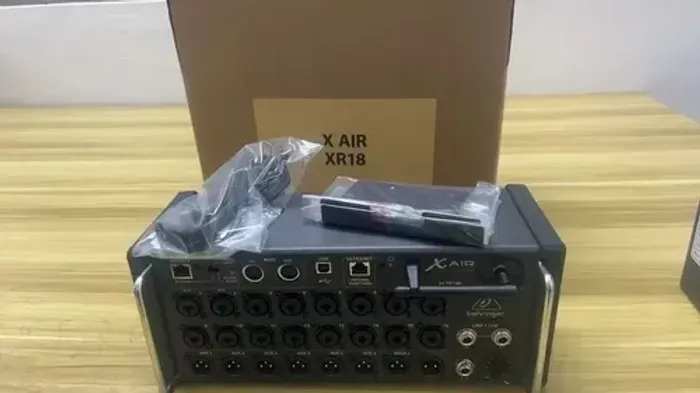 Mesa digital XR18 (NOVA SEM USO)