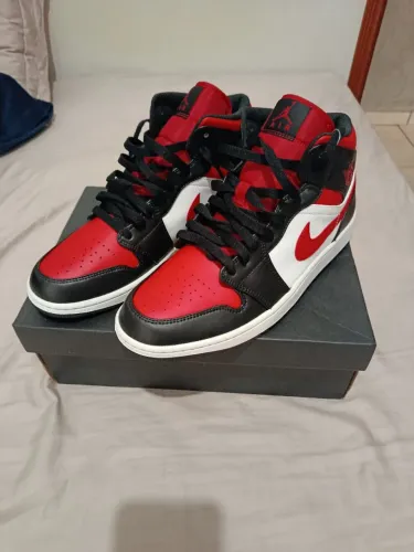 Air Jordan 1 Mid Bred Toe NOVO