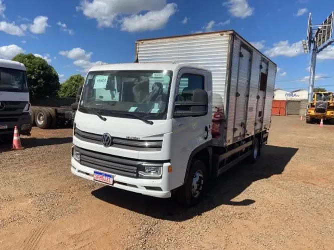 Vw 11.180 Prime ano 2024 baú oficina Gascom completo pronto trabalhar