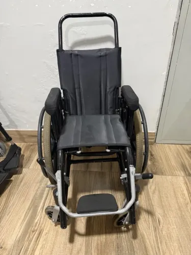 Cadeira de rodas infantil 